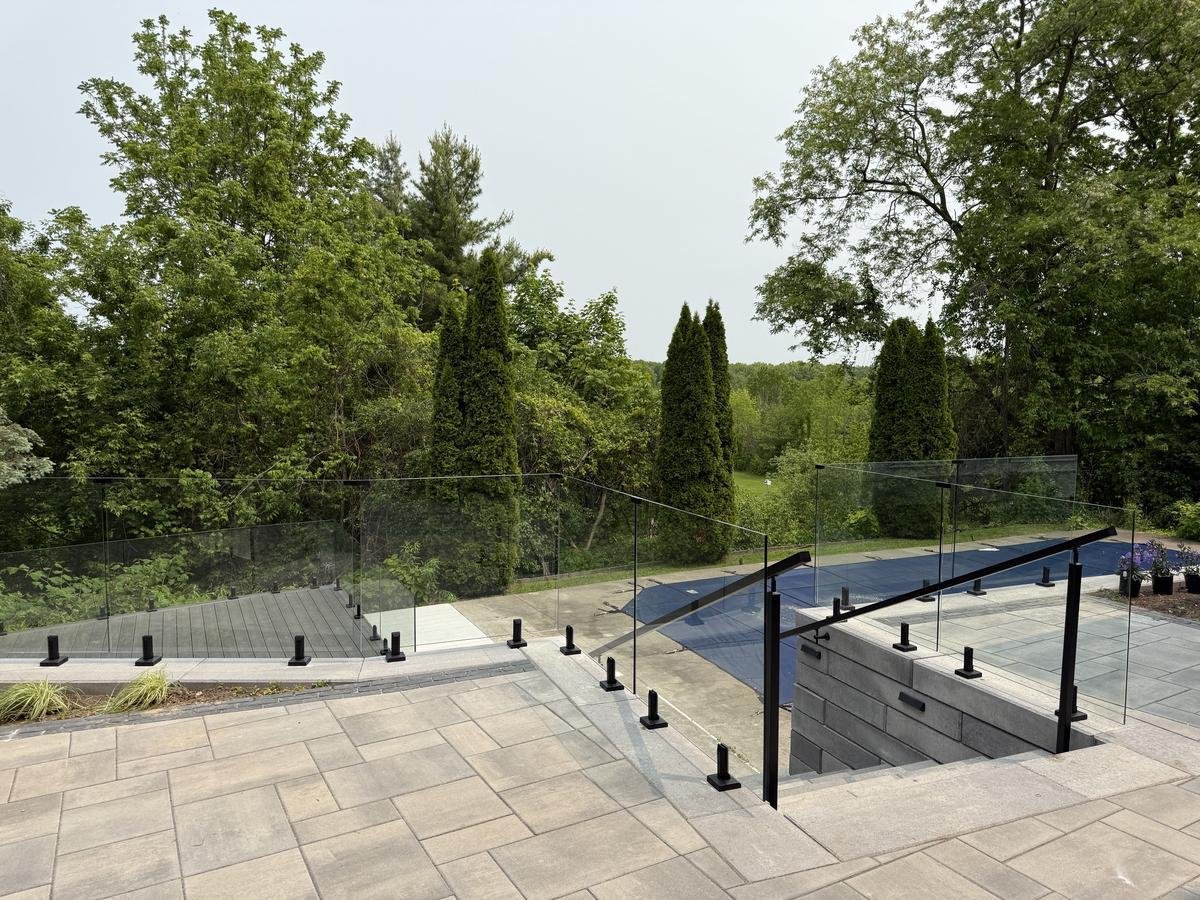 Glass railing